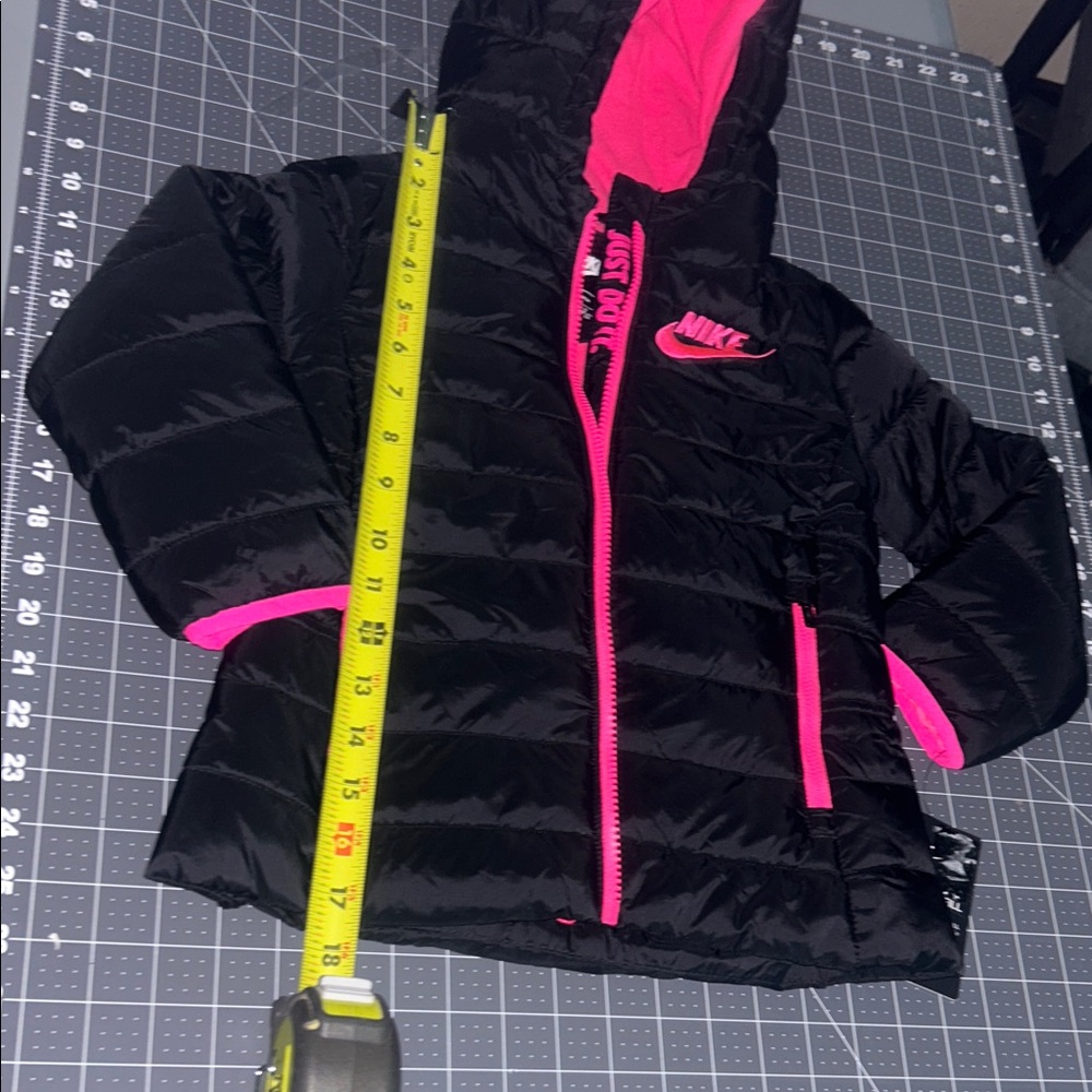 Nike Kids Jacket Black and Pink - Picture 6 of 9
